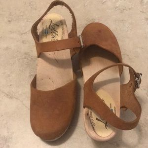 Lotta Highwood Brown Oiled Nubuck Clogs